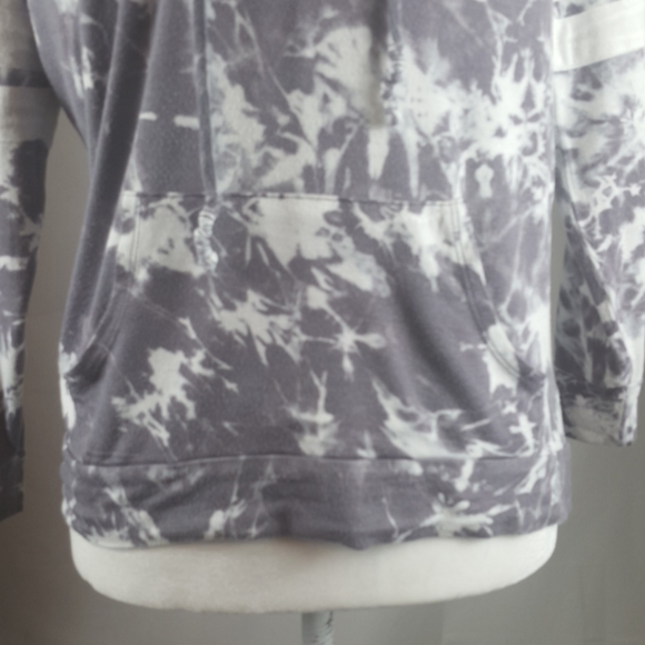 Pink Rose Hooded Shirt - Picture 3 of 11